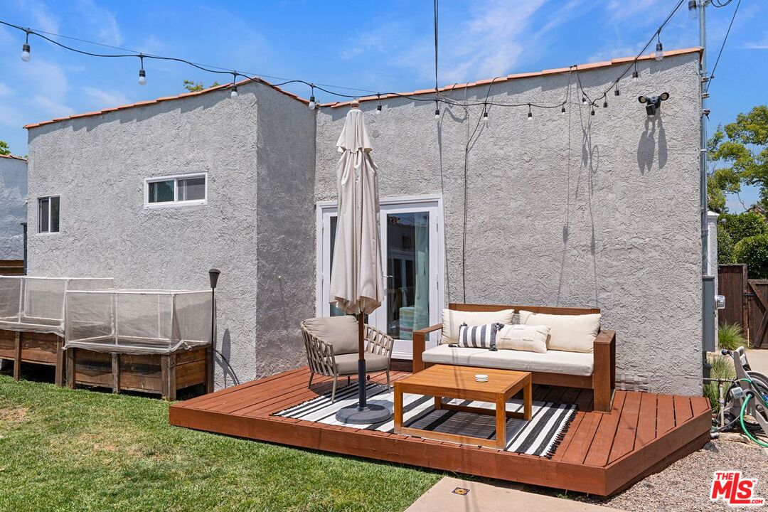 8718 Cadillac Ave