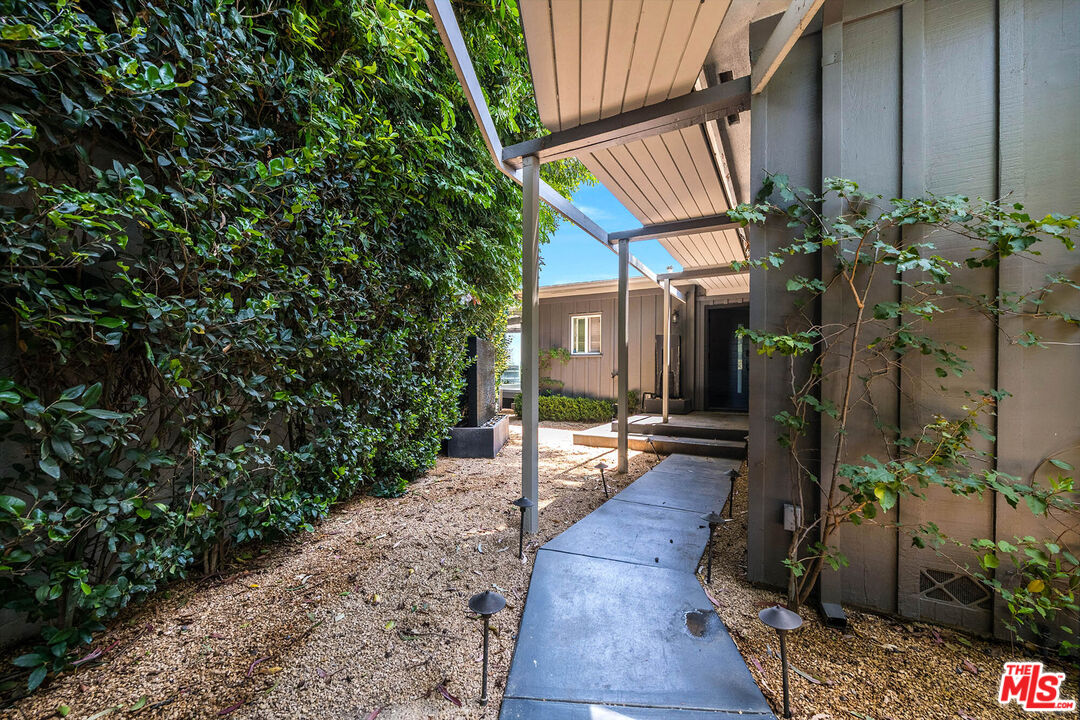 1438 Davies Dr