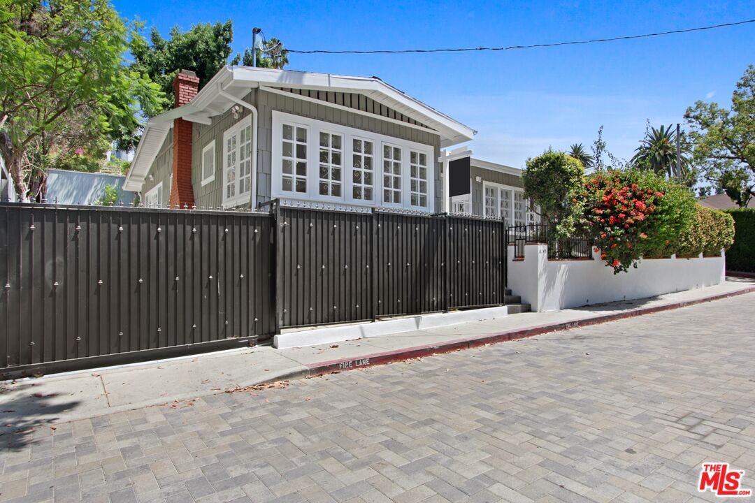 6145 Carlos Ave