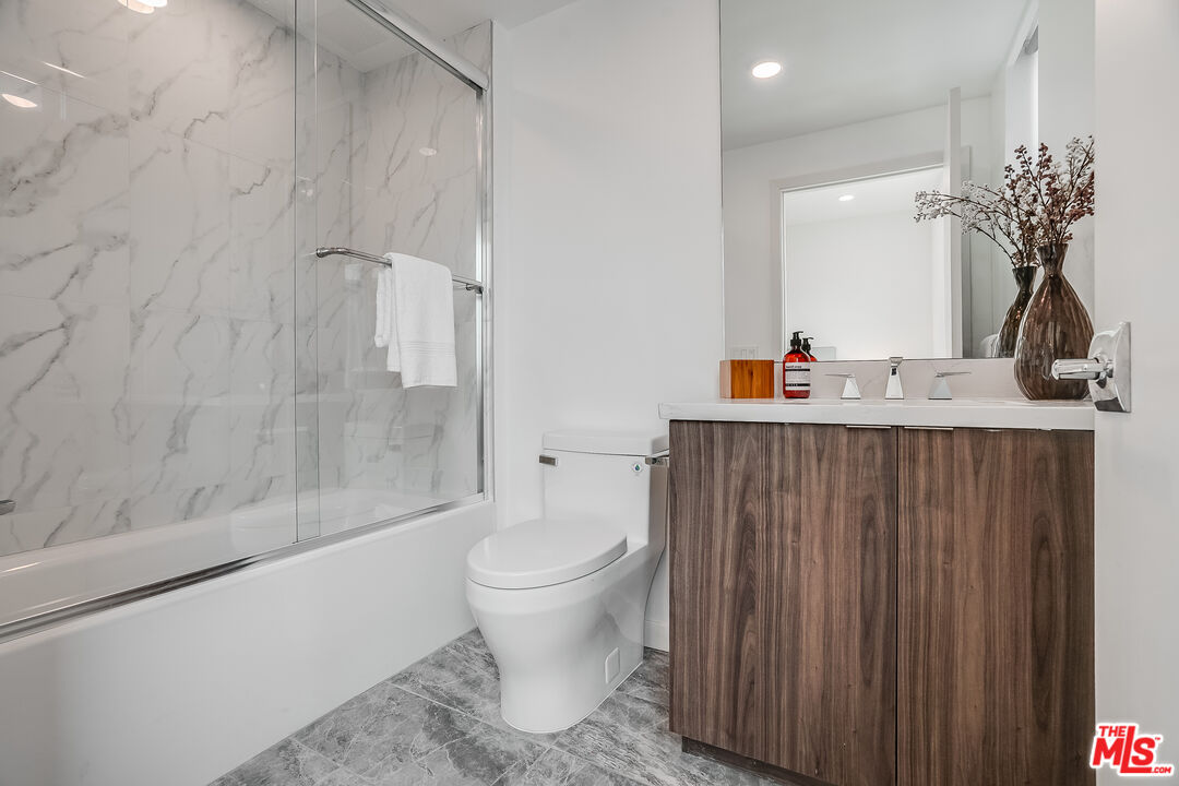 1021 S Shenandoah St Unit: 501