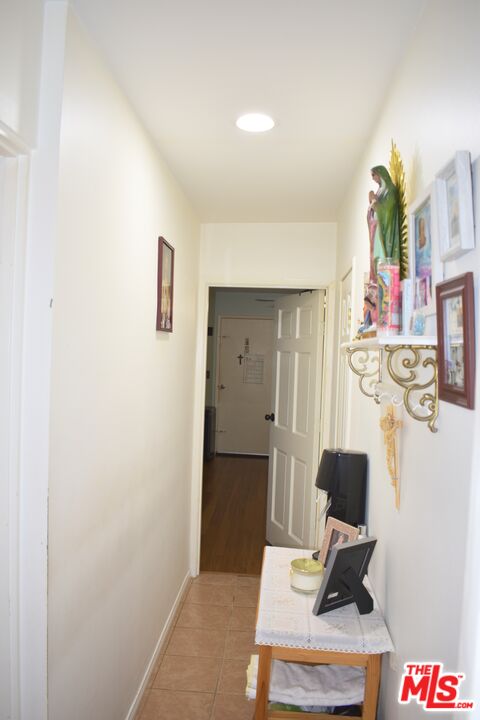 8708 Cadillac Ave