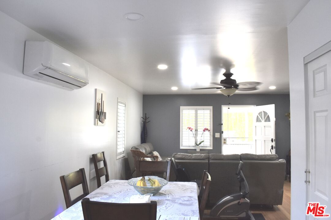8708 Cadillac Ave