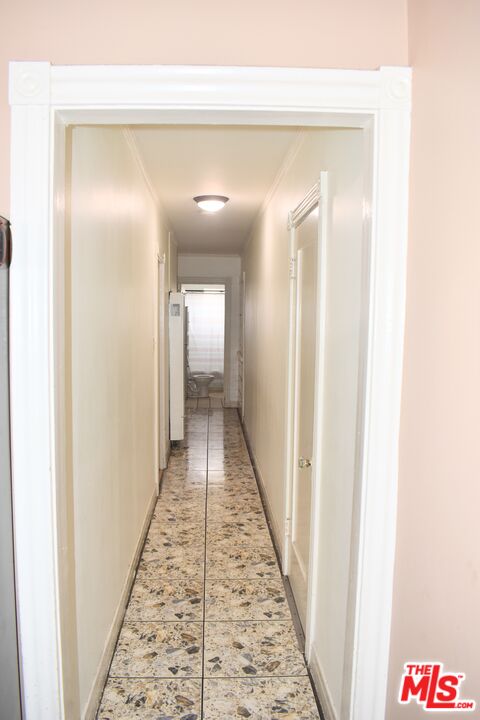 3973 S Van Ness Ave