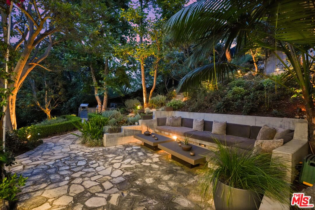 7700 Willow Glen Rd