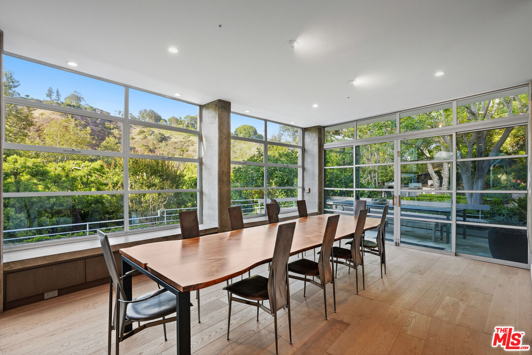 7700 Willow Glen Rd