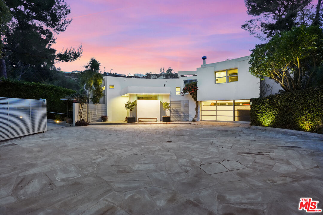7700 Willow Glen Rd