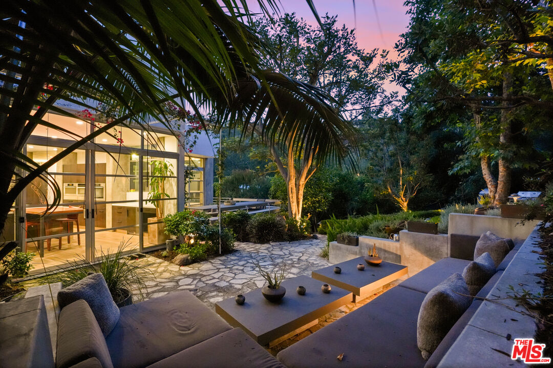 7700 Willow Glen Rd