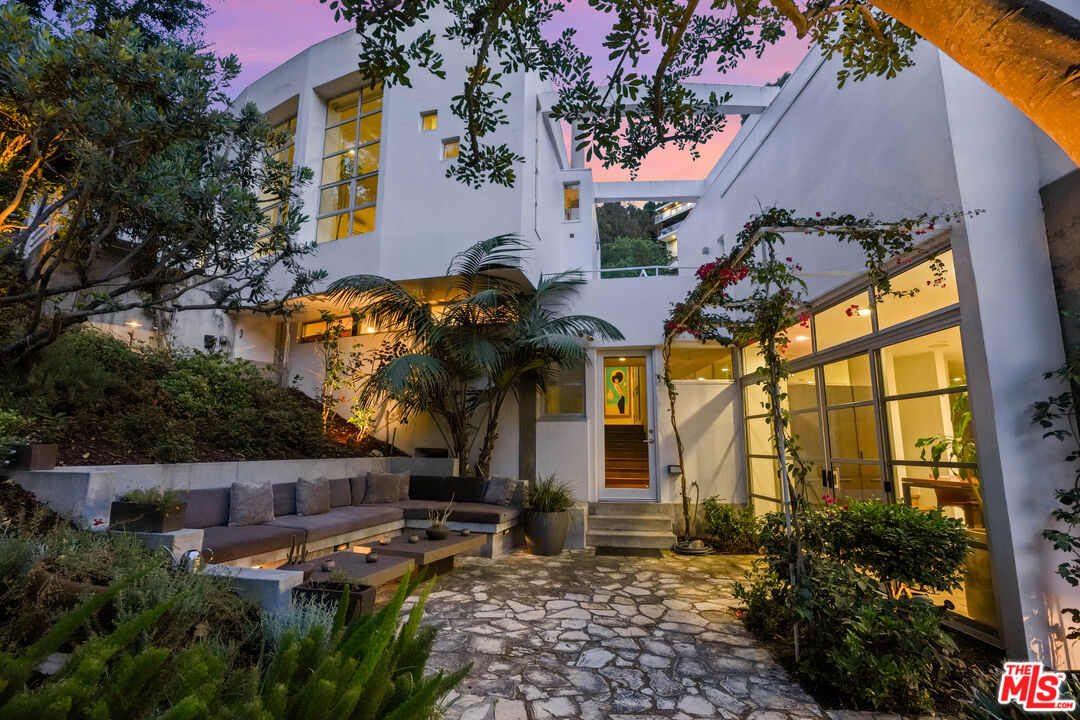 7700 Willow Glen Rd