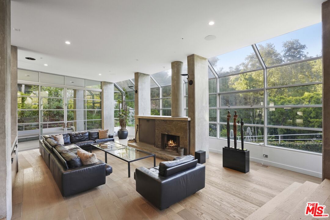 7700 Willow Glen Rd
