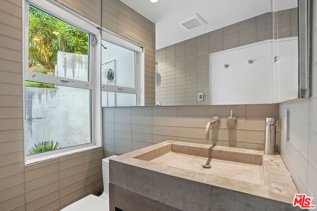 7700 Willow Glen Rd