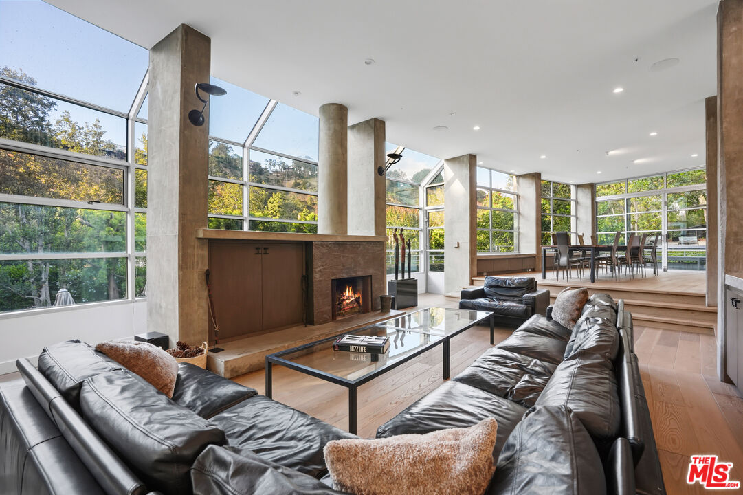 7700 Willow Glen Rd