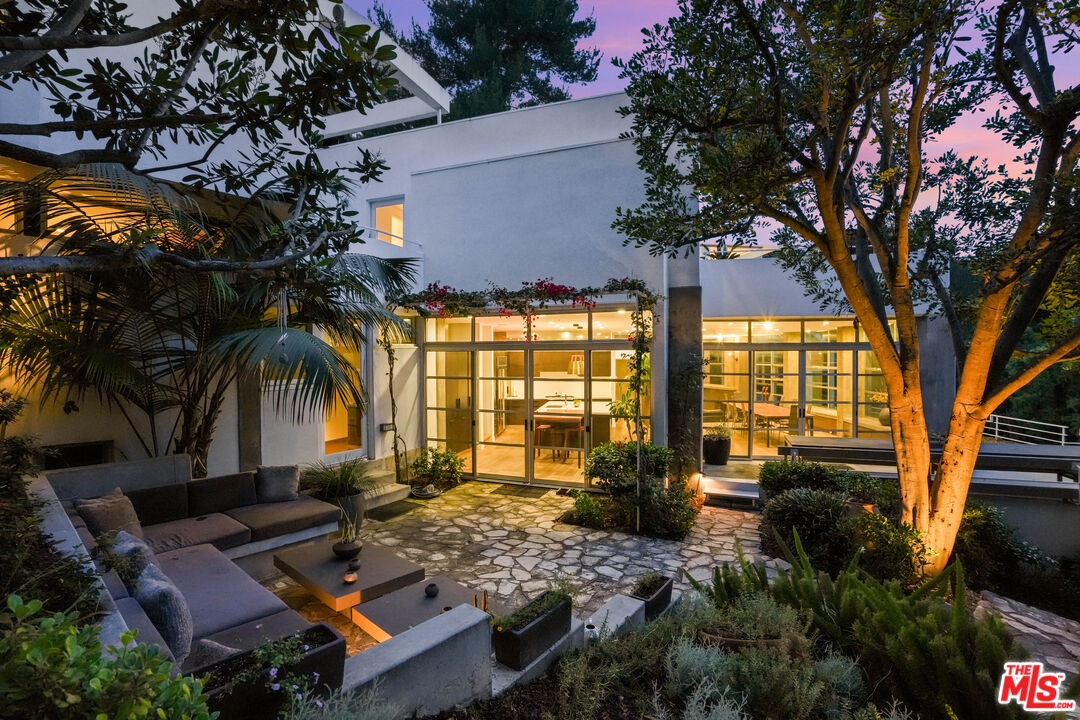 7700 Willow Glen Rd