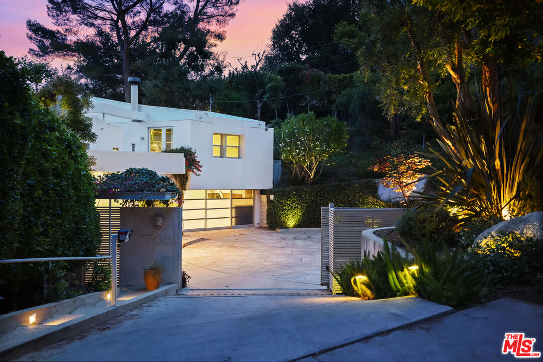 7700 Willow Glen Rd