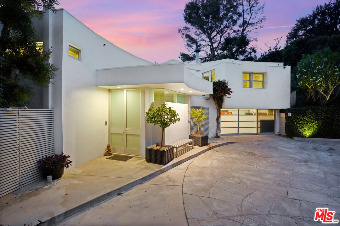 7700 Willow Glen Rd