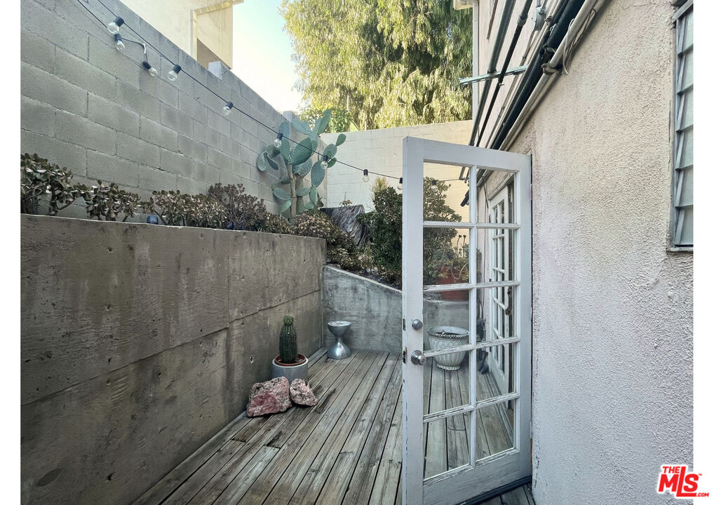 1145 Larrabee St Unit: 3