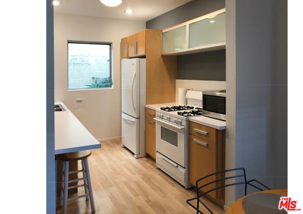 1145 Larrabee St Unit: 3
