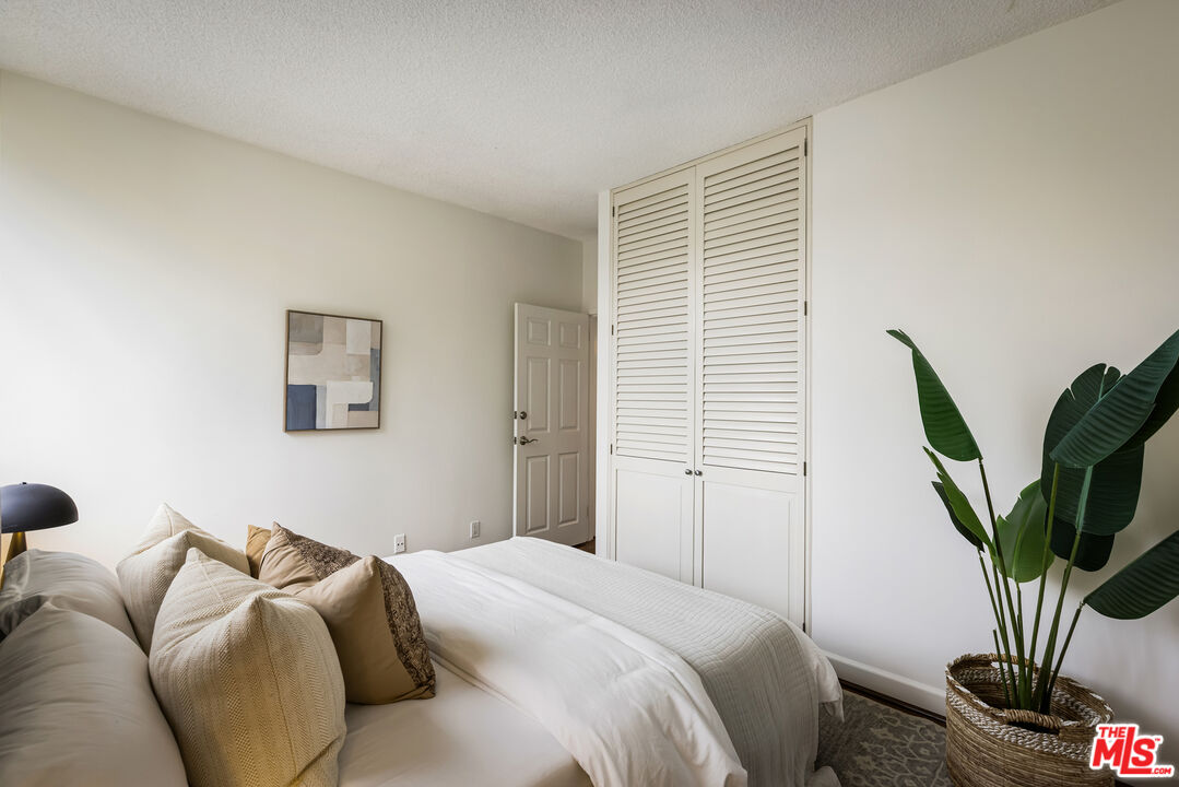 4411 Los Feliz Blvd Unit: 502