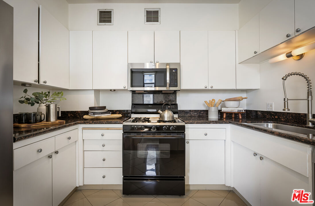 4411 Los Feliz Blvd Unit: 502
