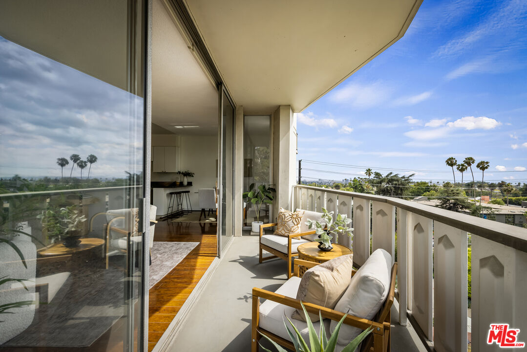 4411 Los Feliz Blvd Unit: 502