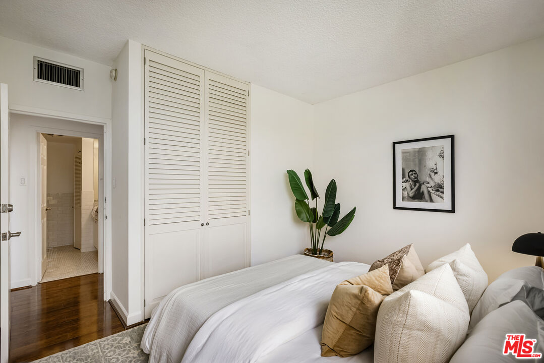 4411 Los Feliz Blvd Unit: 502