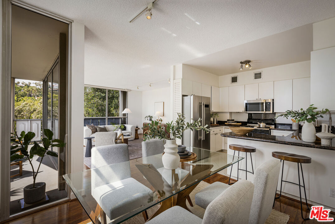 4411 Los Feliz Blvd Unit: 502
