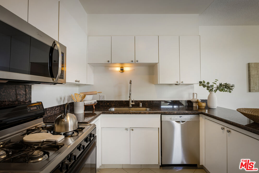 4411 Los Feliz Blvd Unit: 502