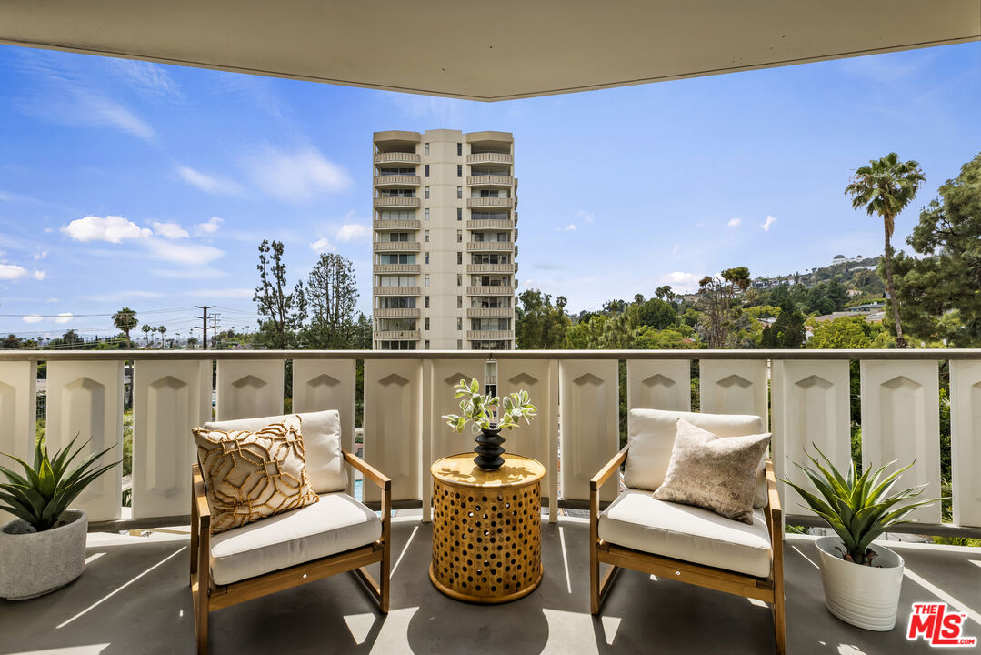 4411 Los Feliz Blvd Unit: 502