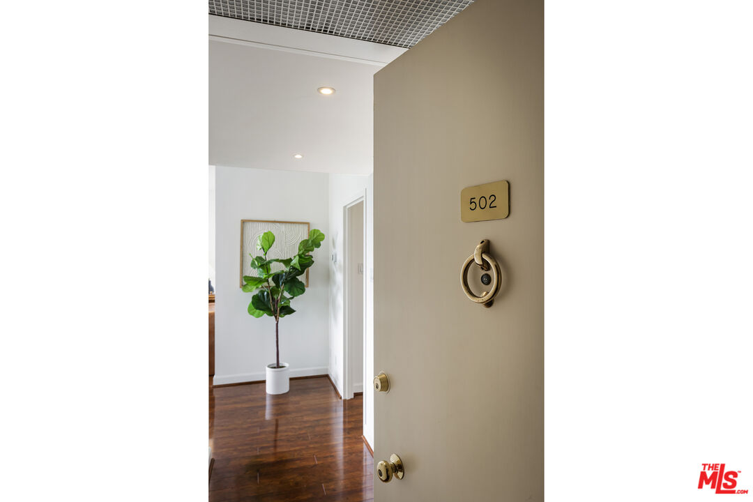 4411 Los Feliz Blvd Unit: 502