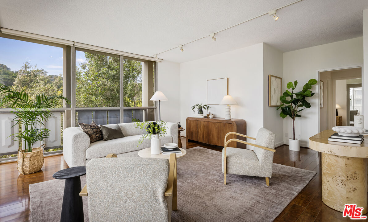4411 Los Feliz Blvd Unit: 502