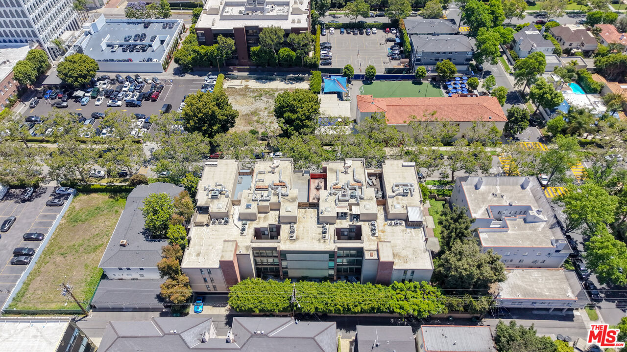 141 S Linden Dr Unit: 206