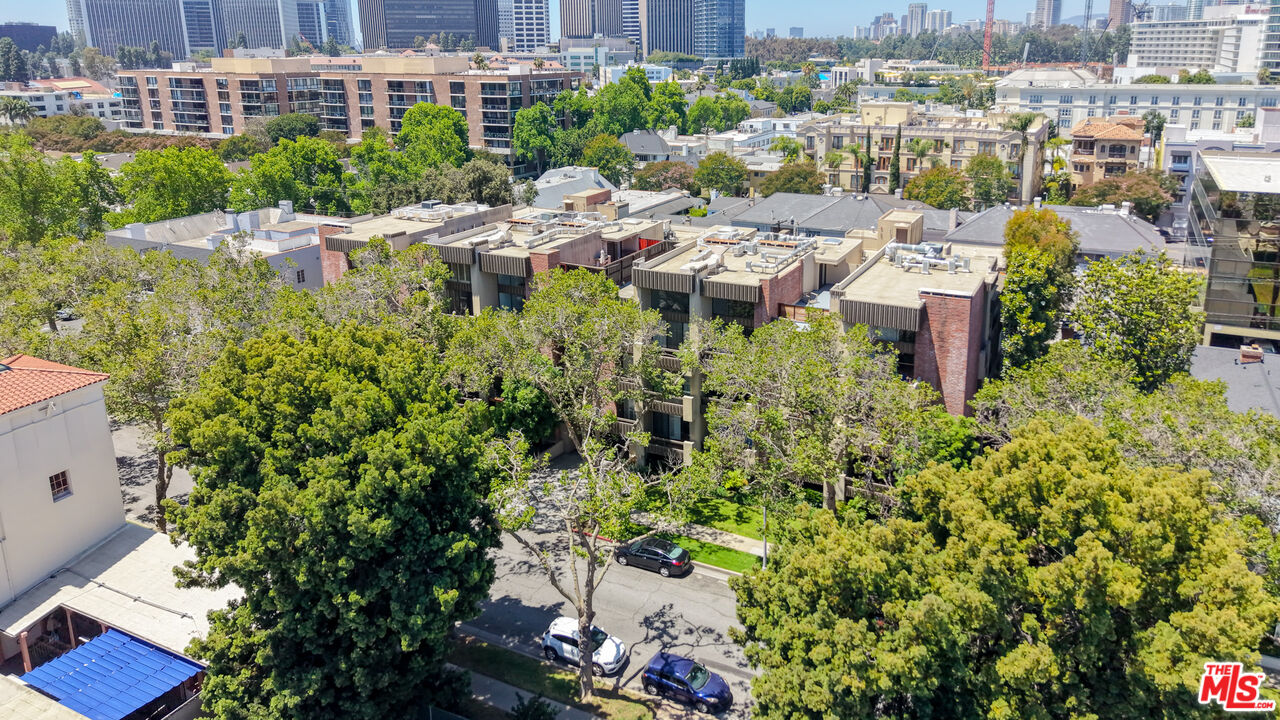 141 S Linden Dr Unit: 206