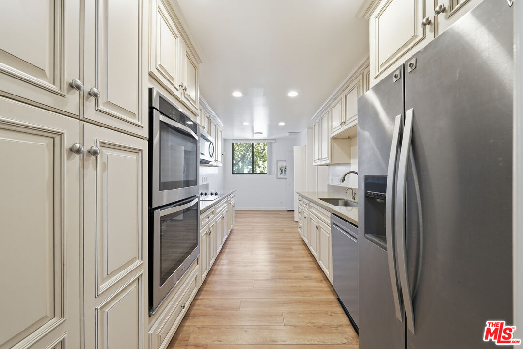 141 S Linden Dr Unit: 206