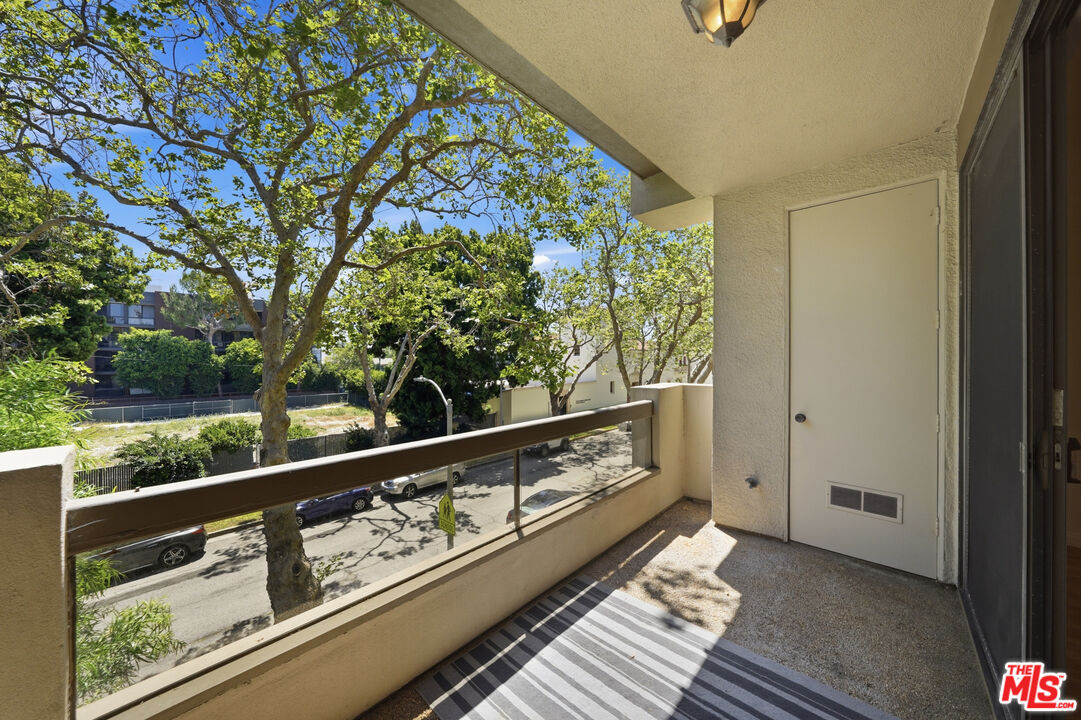 141 S Linden Dr Unit: 206