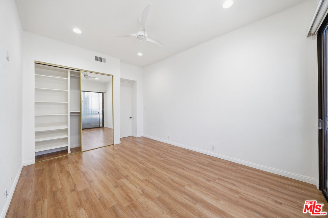 141 S Linden Dr Unit: 206