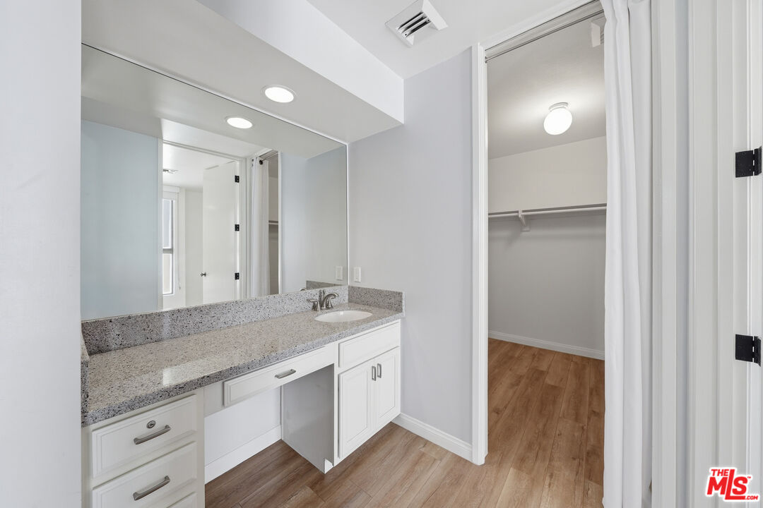 141 S Linden Dr Unit: 206
