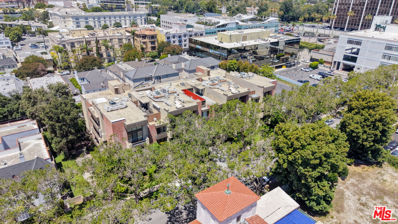 141 S Linden Dr Unit: 206