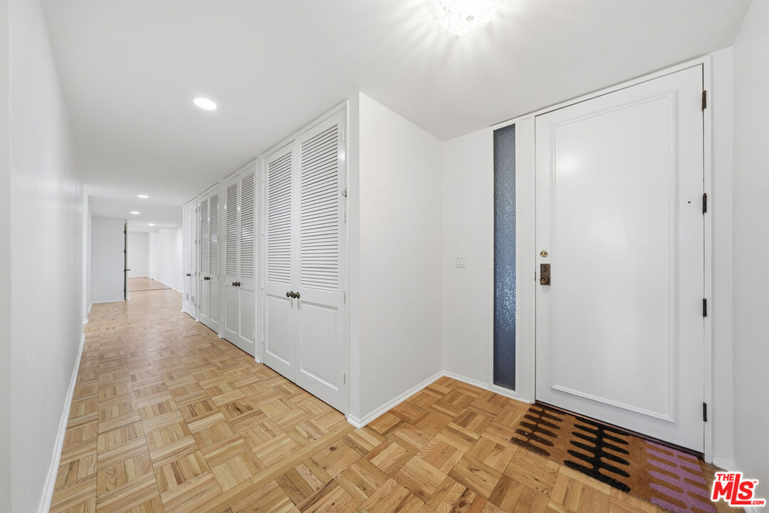 141 S Linden Dr Unit: 206