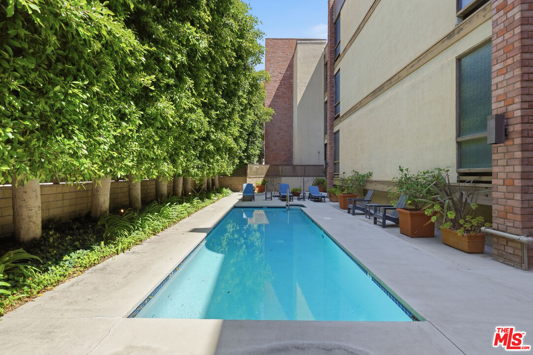 141 S Linden Dr Unit: 206