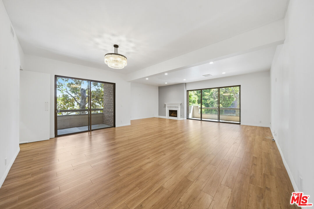 141 S Linden Dr Unit: 206