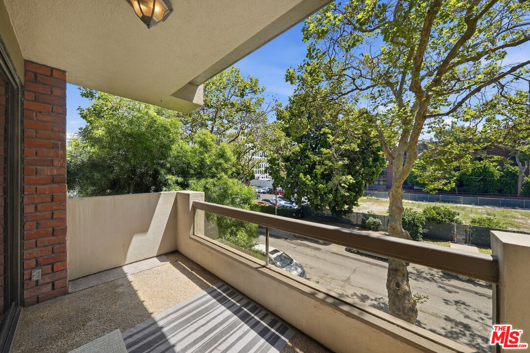141 S Linden Dr Unit: 206