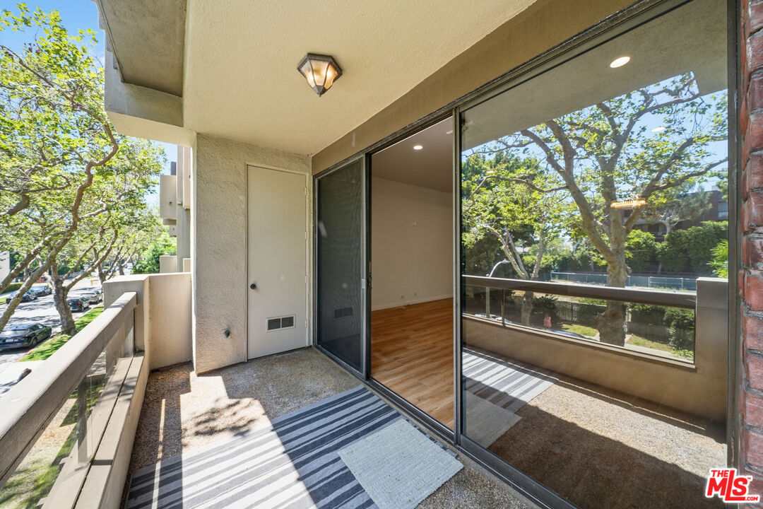 141 S Linden Dr Unit: 206