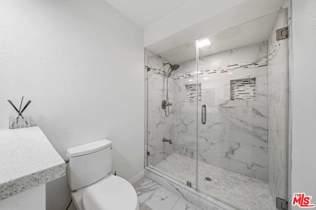 141 S Linden Dr Unit: 206