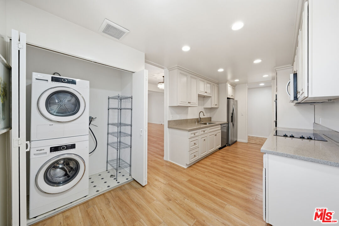 141 S Linden Dr Unit: 206