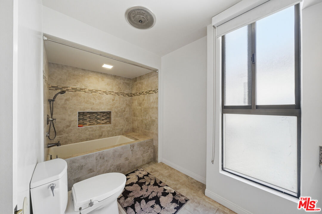 141 S Linden Dr Unit: 206