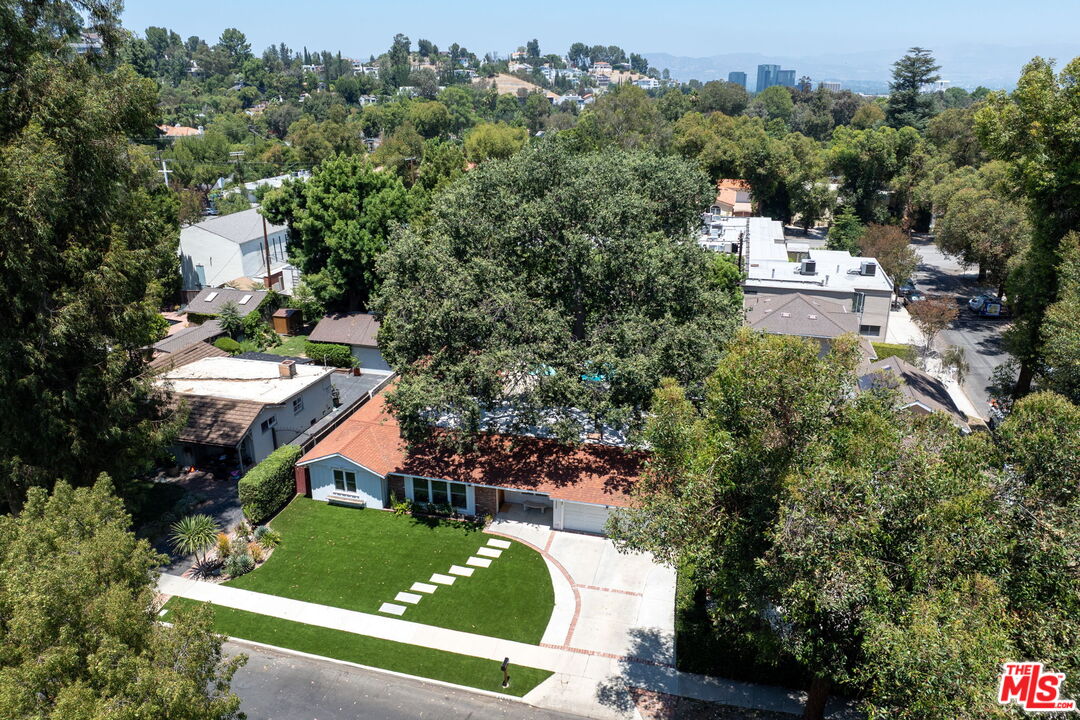 21309 Ibanez Ave