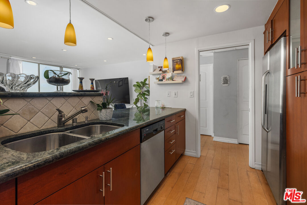 2170 Century Park Unit: 2003
