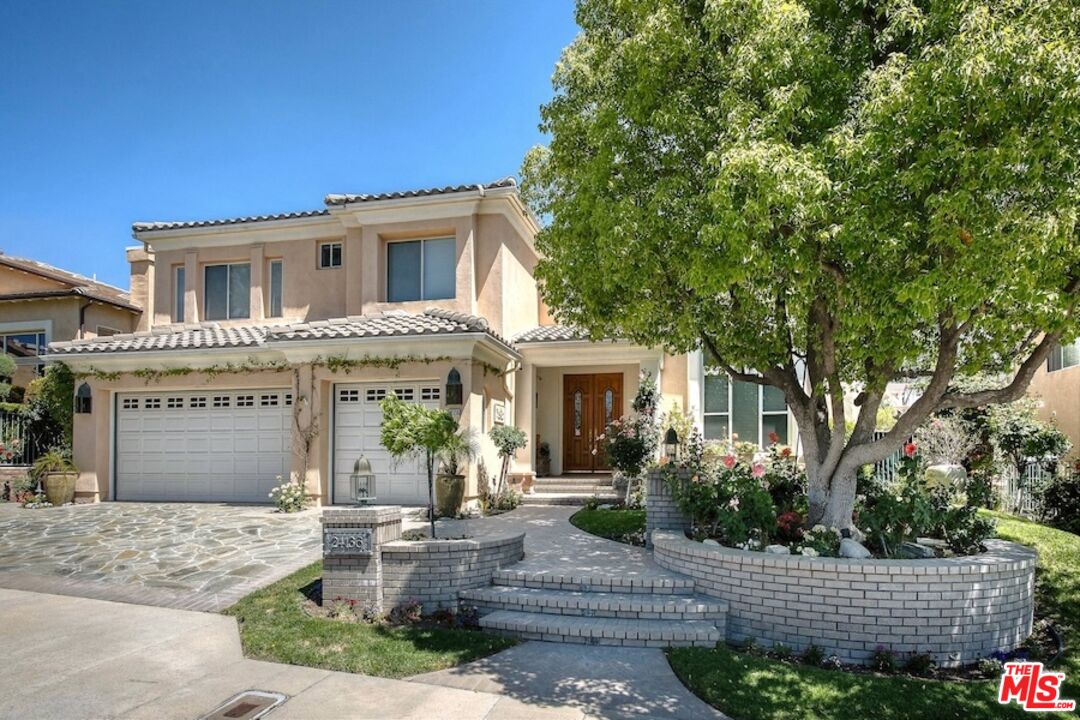24136 Hillhurst Dr