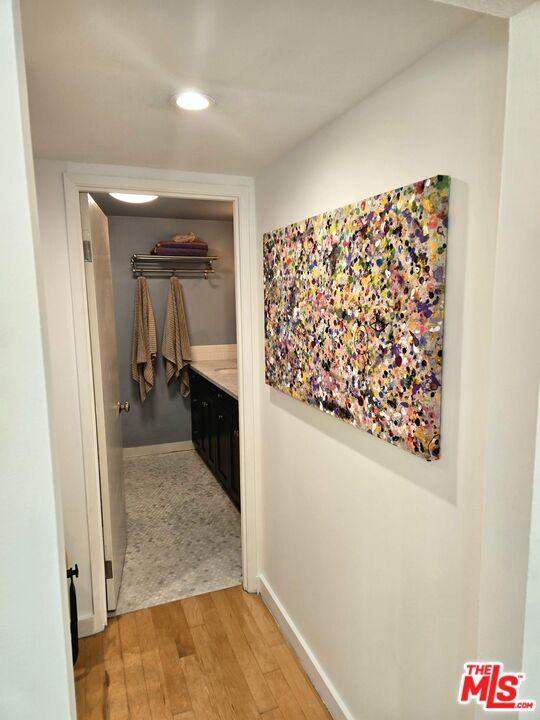 7135 Hollywood Blvd Unit: 203