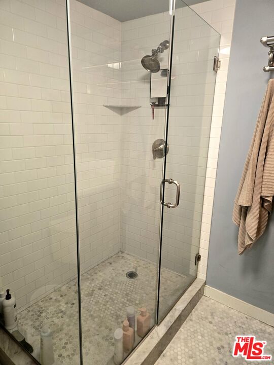 7135 Hollywood Blvd Unit: 203