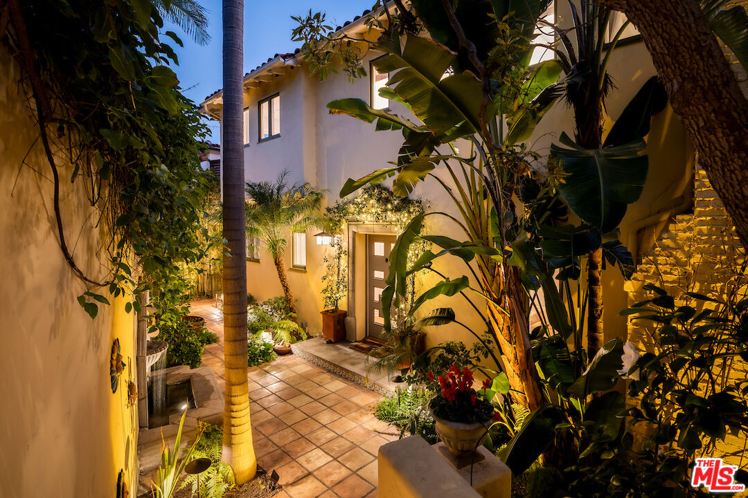 7050 La Presa Dr